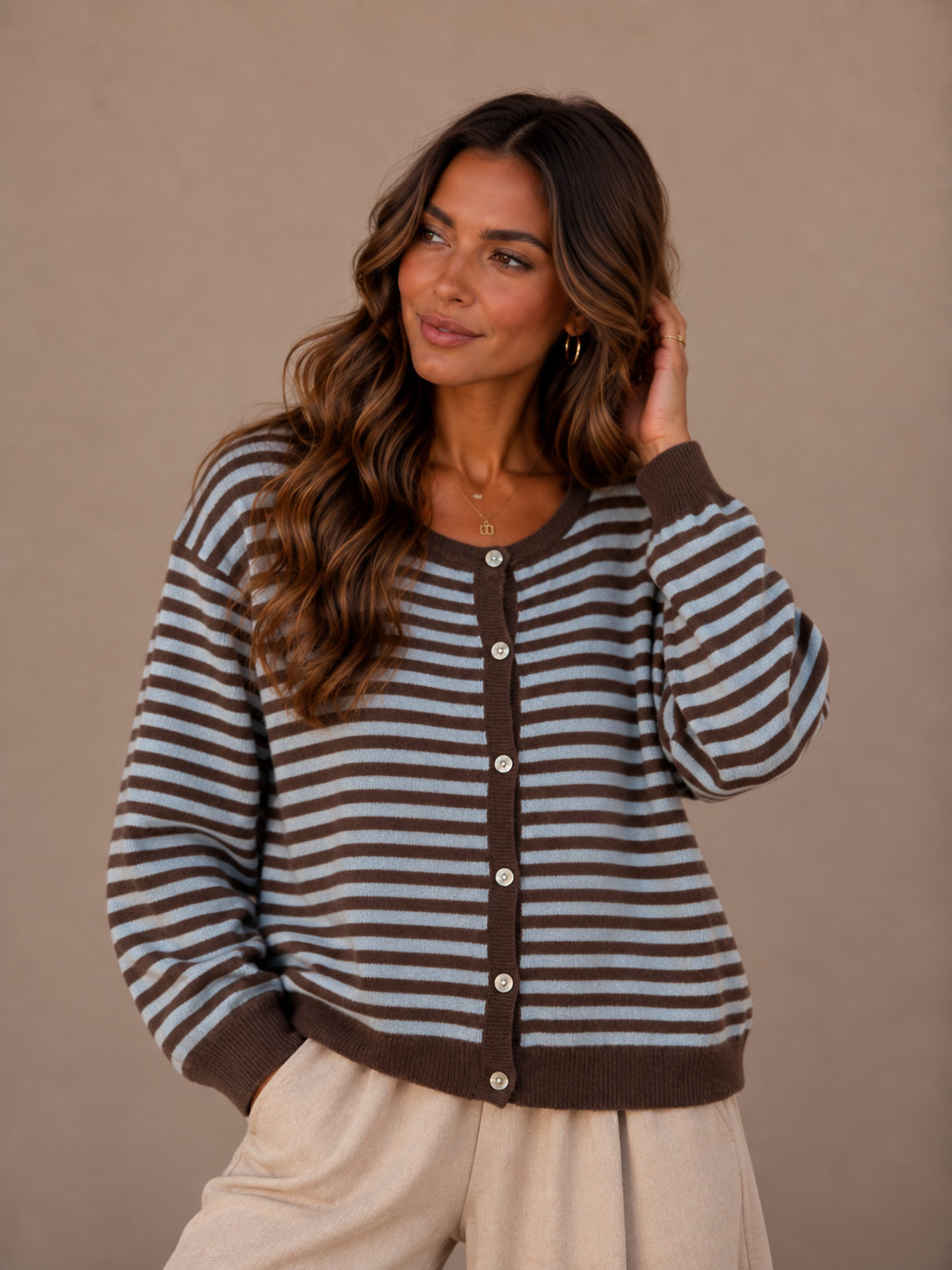 Cardigan gesteift Damen hellblau braun Blogger