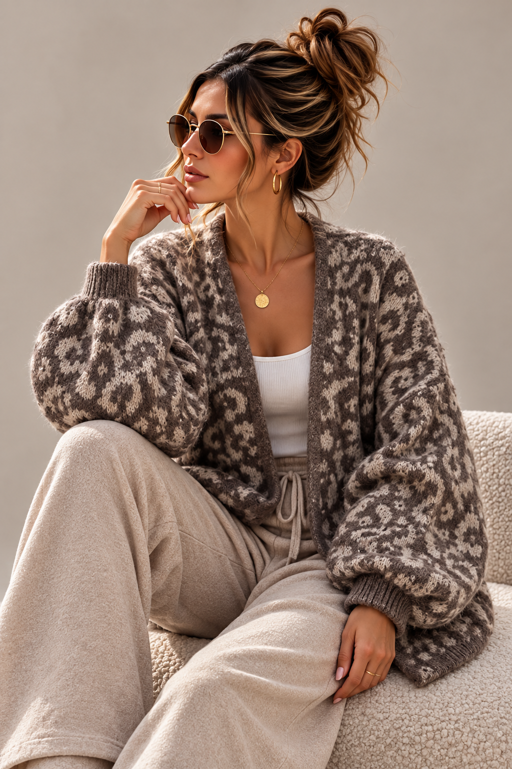 Leo Cardigan Damen taupe Blogger  Style
